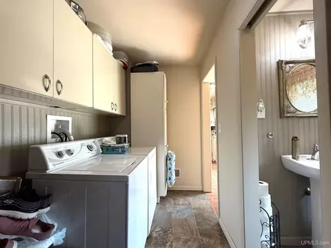 233 S 22nd, Escanaba, MI 49829 photo 10