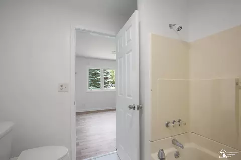 Bath - 2131 Baldwin, Monroe, MI 48162 photo 5 of 5