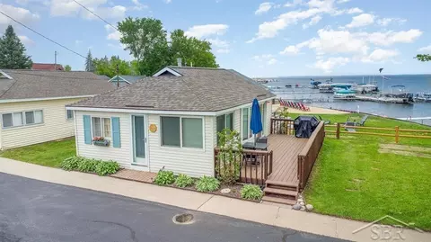 6276 W Houghton Lk #5, Houghton Lake, MI 48629