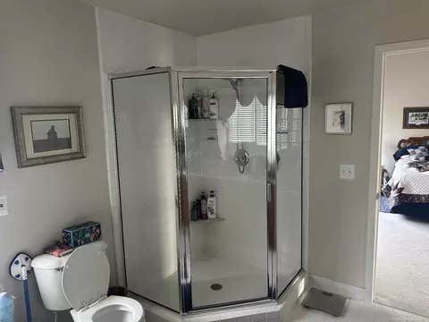 Bath - 48274 Prestwyck, Macomb, MI 48044 photo 1 of 4