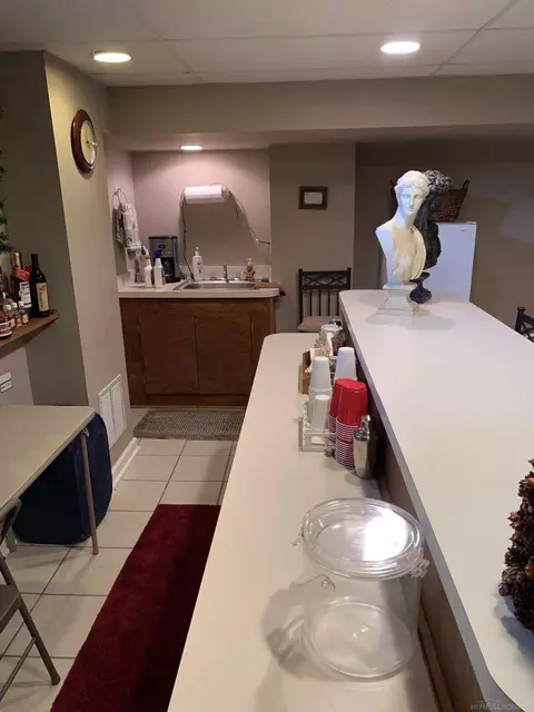 Kitchen - 48274 Prestwyck, Macomb, MI 48044 photo 3 of 3