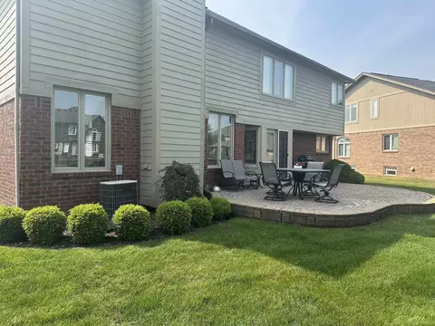 Exterior - 48274 Prestwyck, Macomb, MI 48044 photo 3 of 5