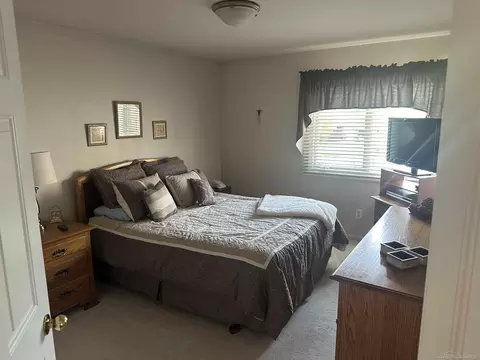Bedroom - 48274 Prestwyck, Macomb, MI 48044 photo 3 of 4