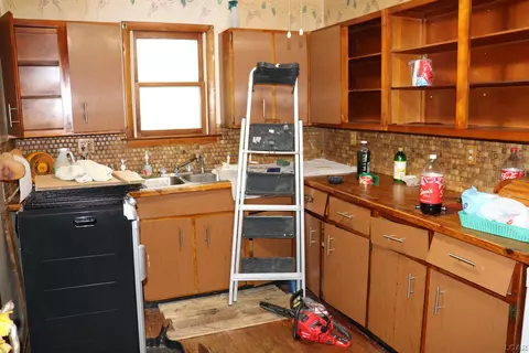 Kitchen - 306 Summer St, Adrian, MI 49221 photo 3 of 3