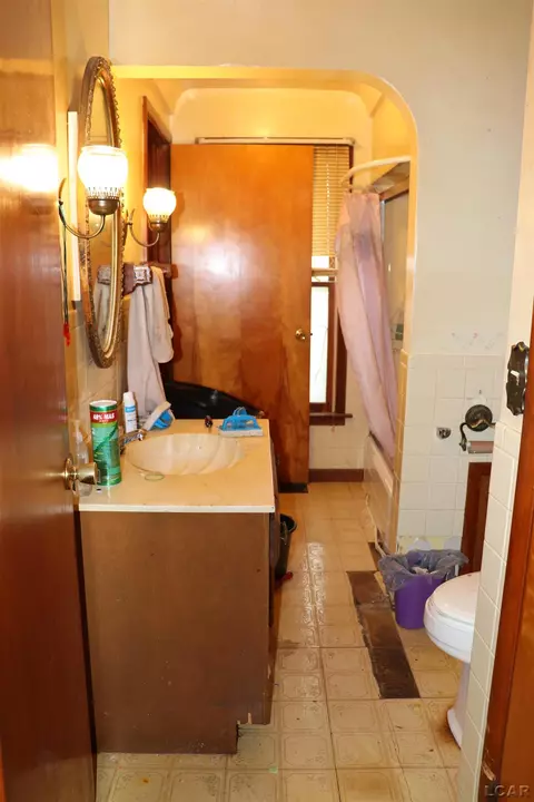 Bath - 306 Summer St, Adrian, MI 49221 photo 1 of 1