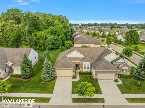 49676 Broadacre, Macomb, MI 48042 photo 4