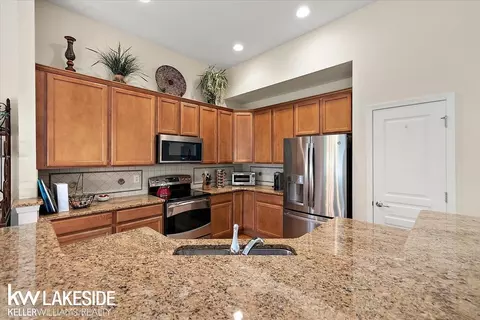 49676 Broadacre, Macomb, MI 48042 photo 10