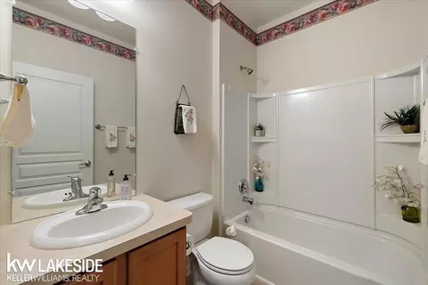49676 Broadacre, Macomb, MI 48042 photo 25