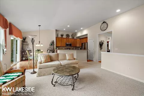 49676 Broadacre, Macomb, MI 48042 photo 8
