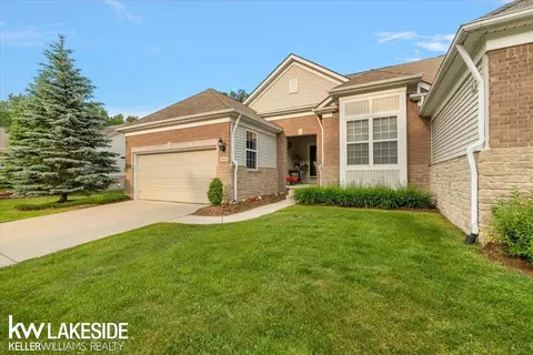 49676 Broadacre, Macomb, MI 48042 photo 3