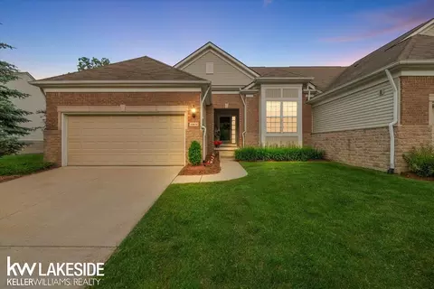 49676 Broadacre, Macomb, MI 48042