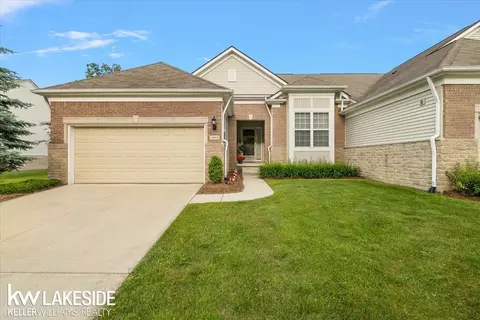 49676 Broadacre, Macomb, MI 48042 photo 2