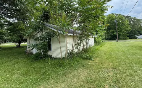 1105 Victory, Buchanan, MI 49107