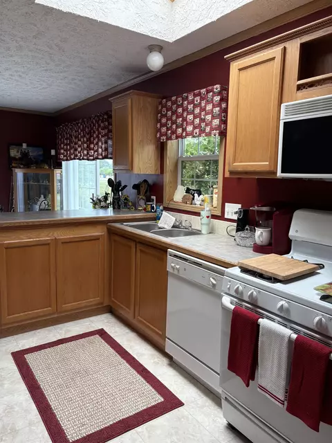 Kitchen - 9233 Gary, Chesaning, MI 48616 photo 2 of 3