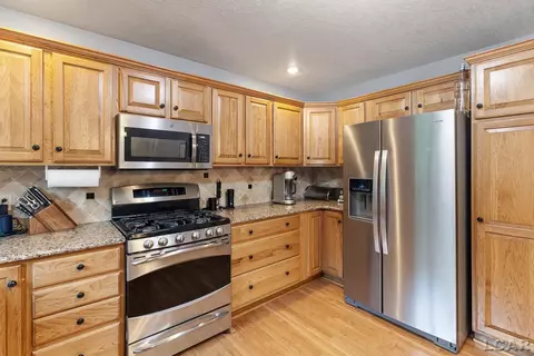 Kitchen - 838 Stetson, Tecumseh, MI 49286 photo 8 of 9
