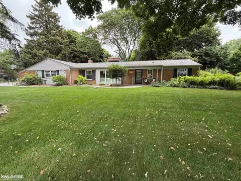 865 Castlebar, Rochester Hills, MI 48309