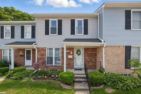 37383 Charter Oaks, Clinton Township, MI 48036