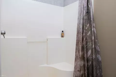 845 N Hintz, Owosso, MI 48867 photo 28