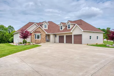 845 N Hintz, Owosso, MI 48867