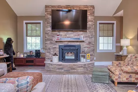 845 N Hintz, Owosso, MI 48867 photo 12