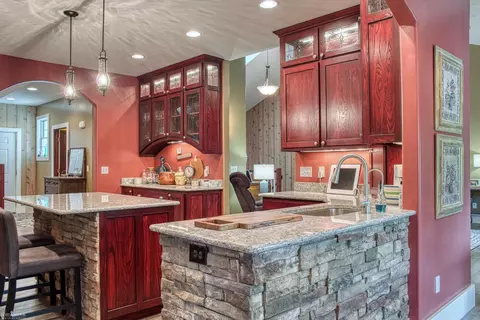 845 N Hintz, Owosso, MI 48867 photo 6