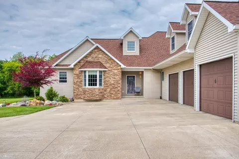 845 N Hintz, Owosso, MI 48867 photo 2