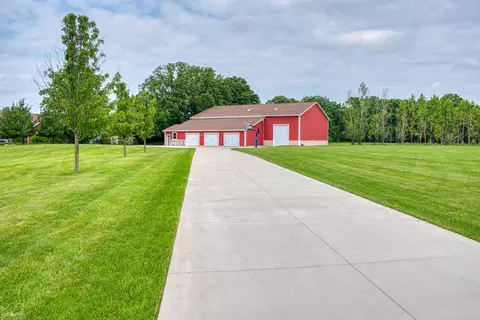 845 N Hintz, Owosso, MI 48867 photo 46