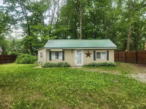 611 Pine, Harrison, MI 48625
