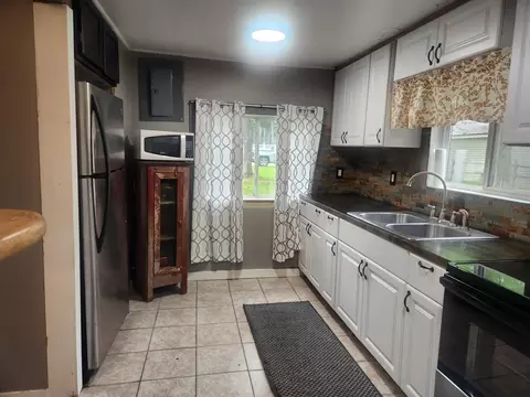 Kitchen - 611 Pine, Harrison, MI 48625 photo 2 of 3