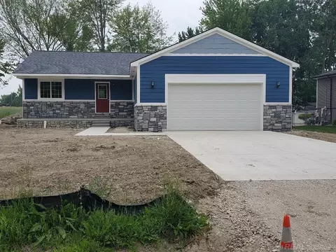 26593 Alray, Chesterfield, MI 48051