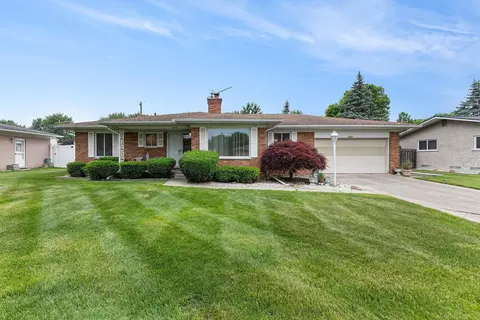 32615 Coventry, Warren, MI 48093