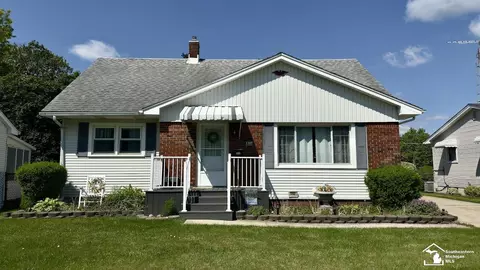 1107 Mccormick, Monroe, MI 48162 photo 2