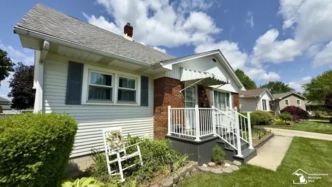 1107 Mccormick, Monroe, MI 48162 photo 4