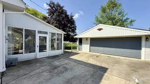 1107 Mccormick, Monroe, MI 48162 photo 6