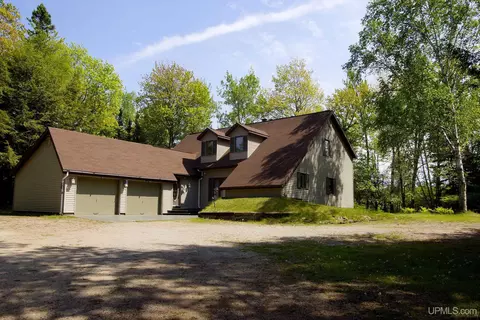 19881 Lakeshore #2, Ontonagon, MI 49953