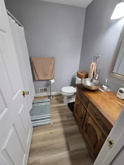 Bath - 2835 Grass Lk, Gladwin, MI 48624 photo 2 of 2