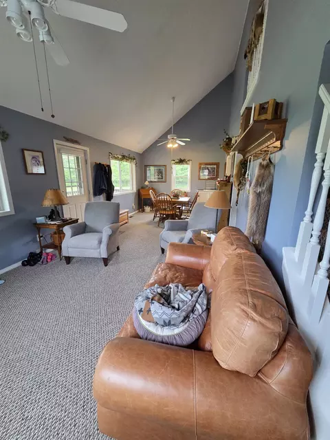 Living - 2835 Grass Lk, Gladwin, MI 48624 photo 2 of 6