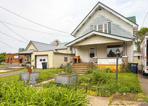 238 W Arch St, Ironwood, MI 49938