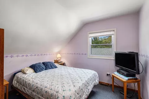 Bedroom - 2111 E Ashman, Midland, MI 48642 photo 5 of 6