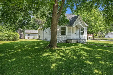 Exterior - 2111 E Ashman, Midland, MI 48642 photo 4 of 9