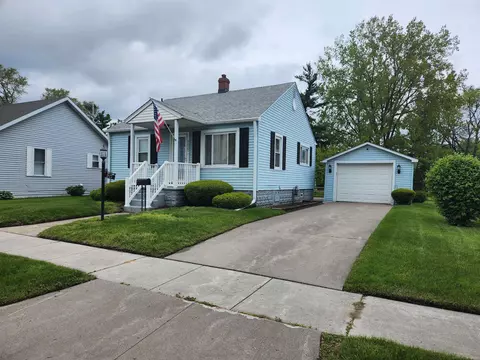 1527 Thomas St, Port Huron, MI 48060