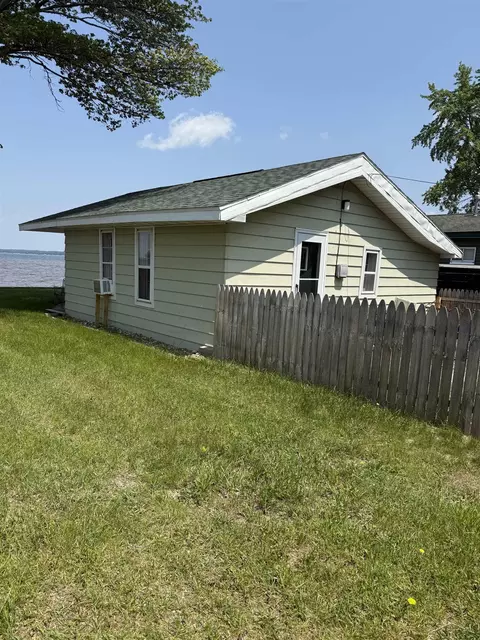 580 W Houghton Lk, Prudenville, MI 48651