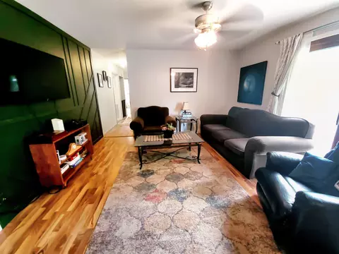 Living - 424 Leland, Flushing, MI 48433 photo 3 of 5