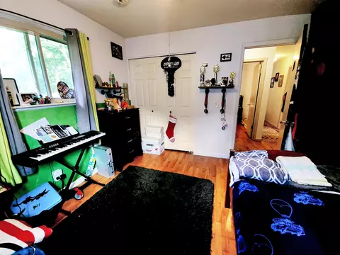 Bedroom - 424 Leland, Flushing, MI 48433 photo 4 of 8