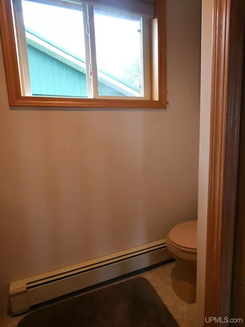 Bath - 1120 Dextrom, Calumet, MI 49913 photo 3 of 7