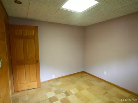 Bedroom - 1120 Dextrom, Calumet, MI 49913 photo 4 of 9