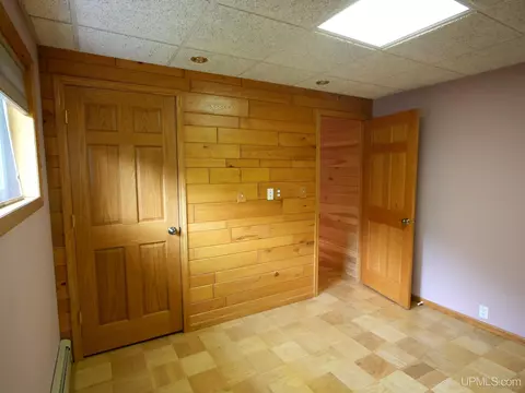 Bedroom - 1120 Dextrom, Calumet, MI 49913 photo 2 of 9