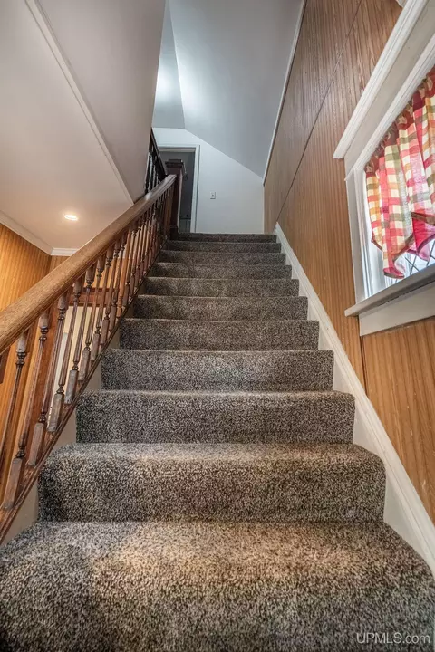 Entry Way - 1209 N 3rd, Ishpeming, MI 49849 photo 3 of 3