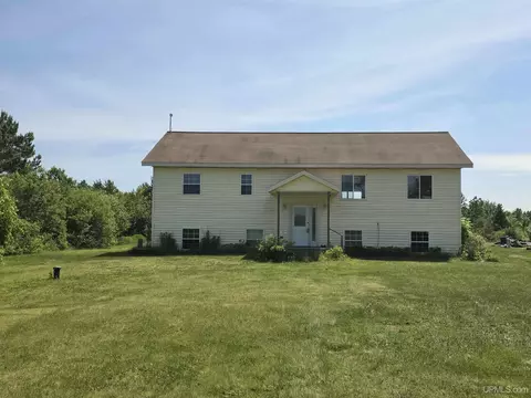 49962 Rosenlund, Hancock, MI 49930