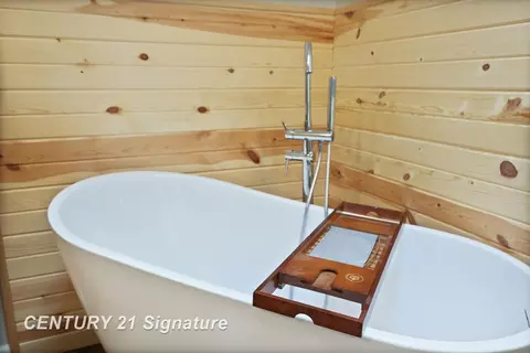 Bath - 319 S Madison, Perry, MI 48872 photo 3 of 3